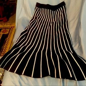 New w/o tags MK Navy with White stripes Skirt size XS